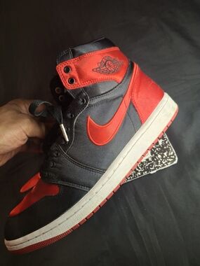 Nike Air Jordan 1 High Top - Black & Red